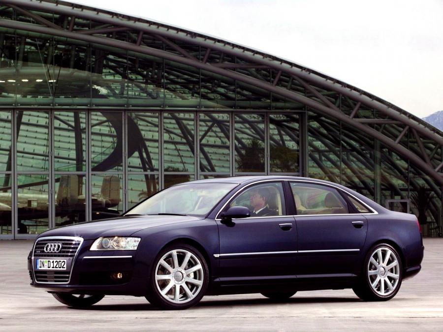  Audi A8 L 6.0 Quattro (D3) 2005 года  (фото 12 из 21)